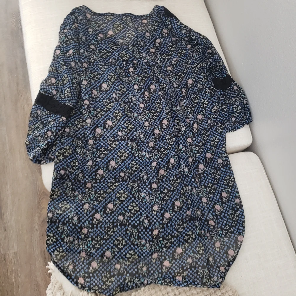 Mossimo Supply Co Hi Lo Quarter Sleeve Top - Picture 8 of 9